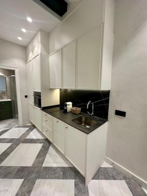Encantador Estudio En Huertas * Madrid