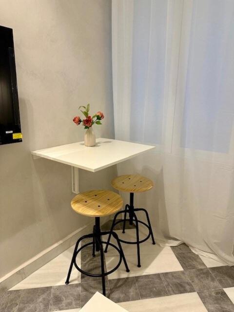 Encantador Estudio En Huertas Appartamento