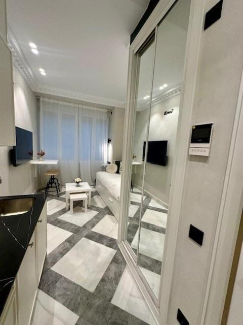 Encantador Estudio En Huertas Appartamento *
